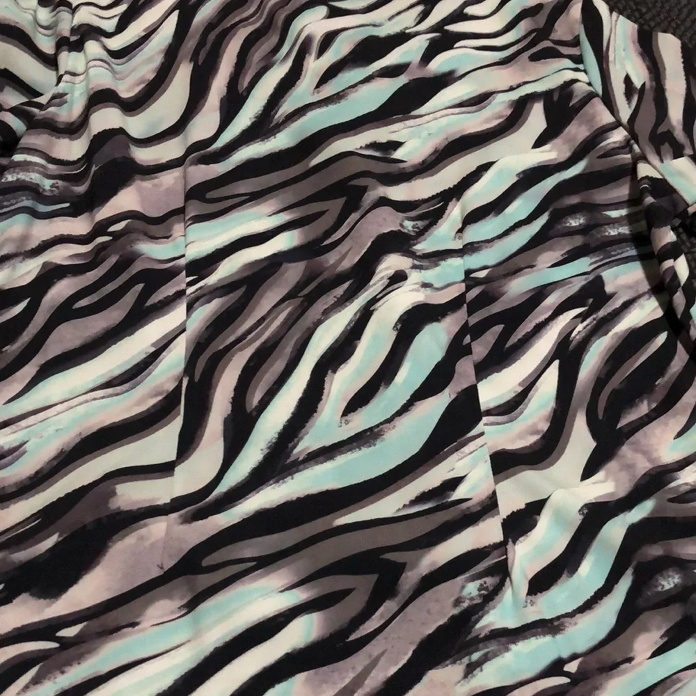 Scrub top - Picture 3 of 3